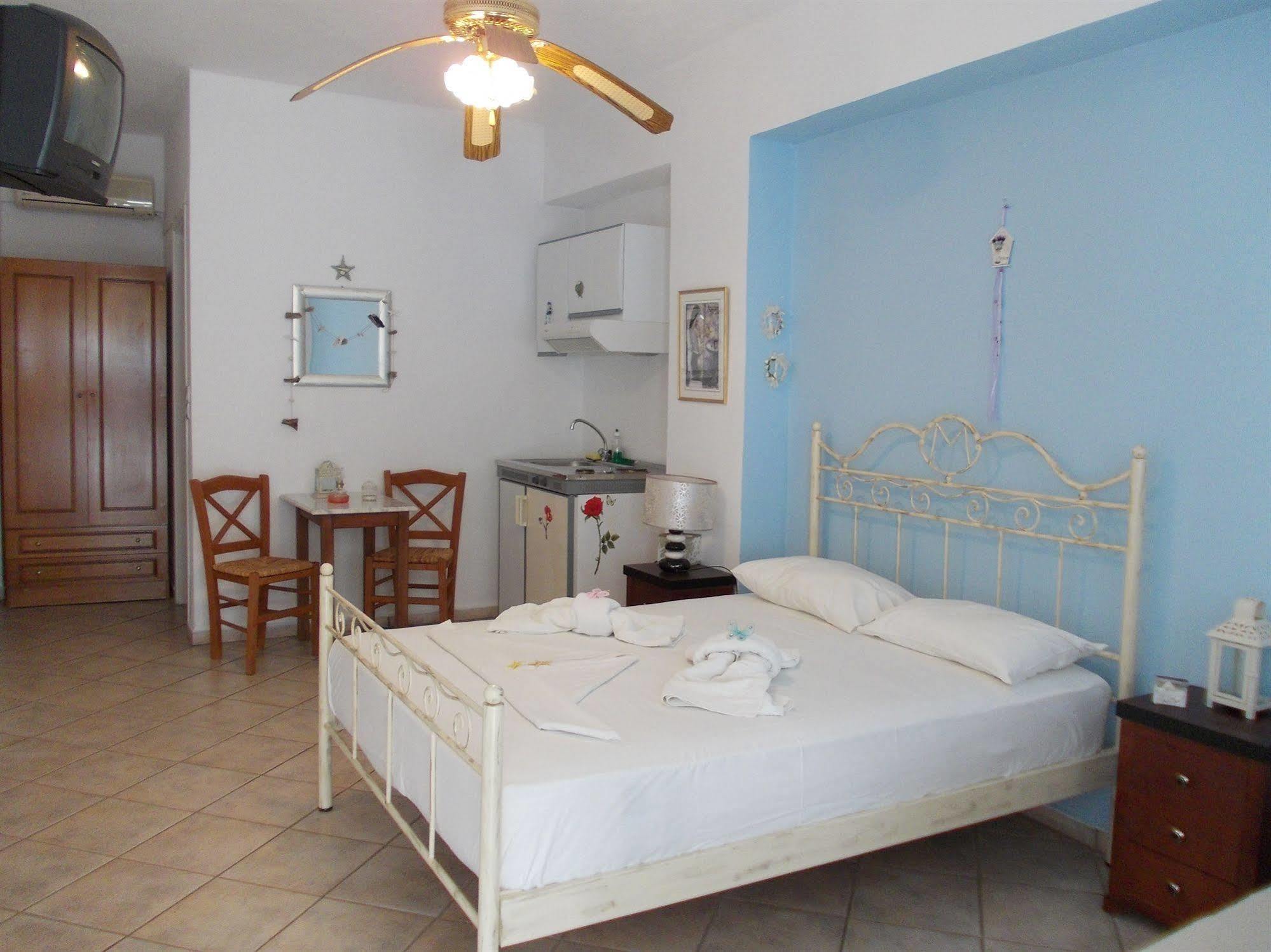 Manos Apartments Mégas Yialós-Nítes エクステリア 写真