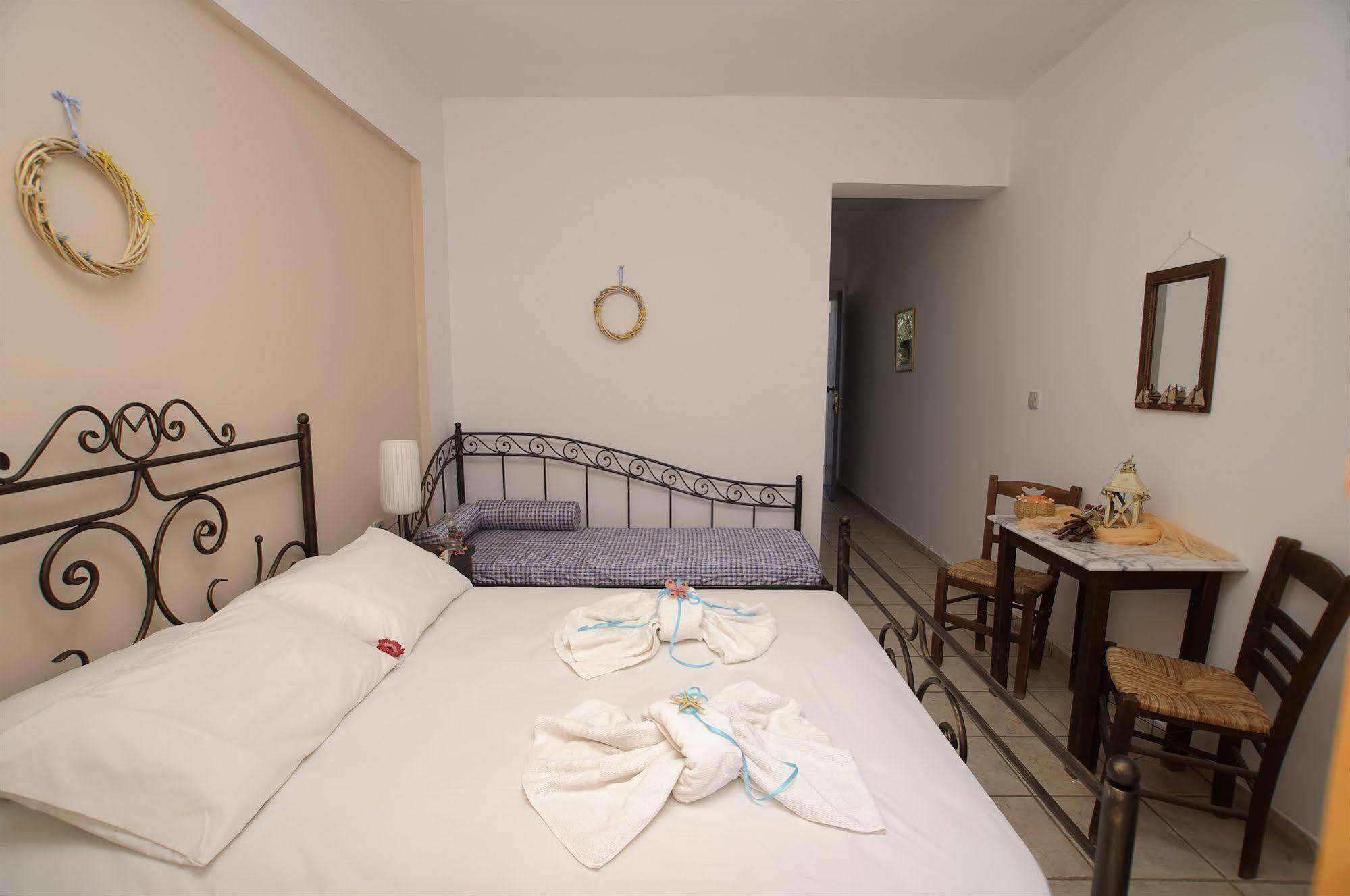 Manos Apartments Mégas Yialós-Nítes エクステリア 写真